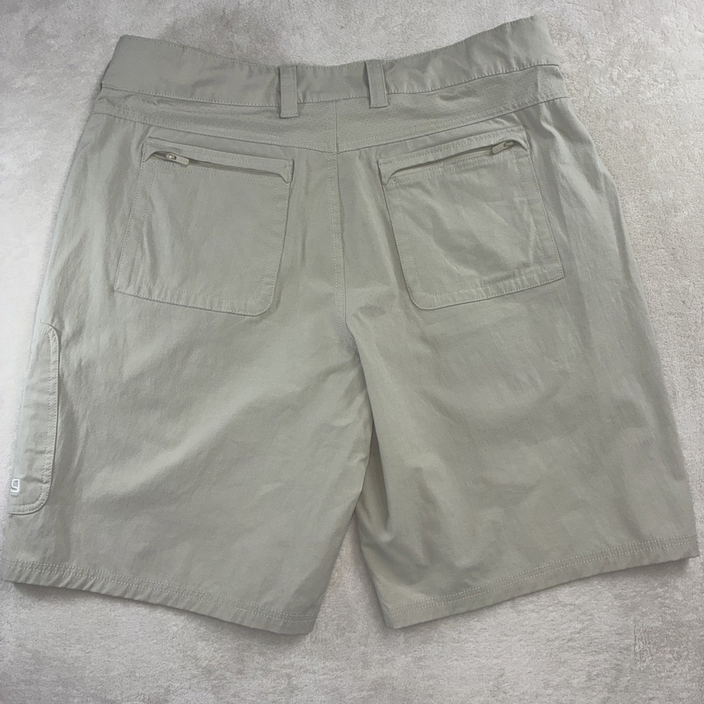 Huk Men's Fishing Board Shorts - Picture 9 of 9